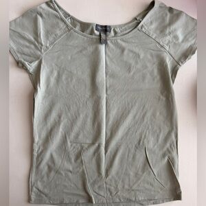 💚🍃BANANA REPUBLIC Sage Green Cotton Stretch Top